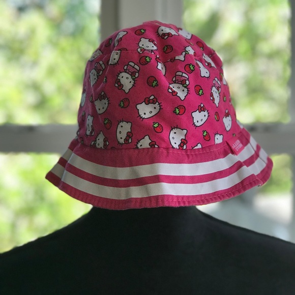 ❌SOLD❌Hello Kitty Bucket Hat - Picture 1 of 2